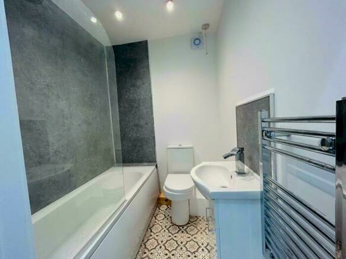 1 Bedroom Flat To Rent In Loscoe Road, Heanor, DE75