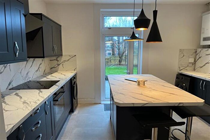 6 Bedroom House To Rent In Bedroom Detached House In Bournemouth, BH9