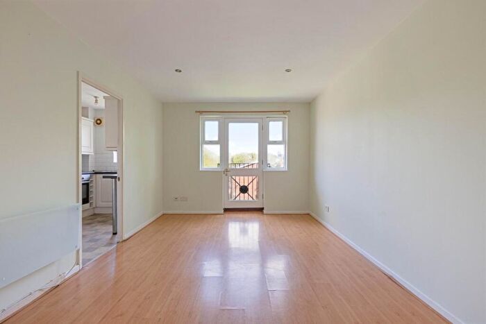 1 Bedroom Flat For Sale In Lyric Mews, Silverldale, London, SE26