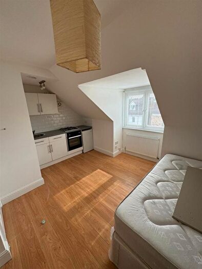 Studio To Rent In Elm Grove, London, NW2