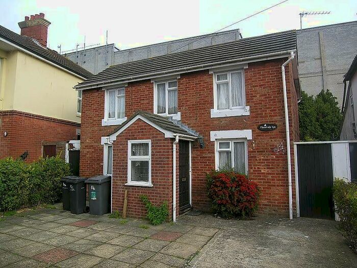 6 Bedroom House To Rent In Bedroom Detached House In Winton, BH9