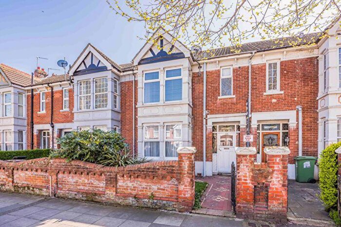 1 Bedroom Flat For Sale In Kirby Road, North End, PO2