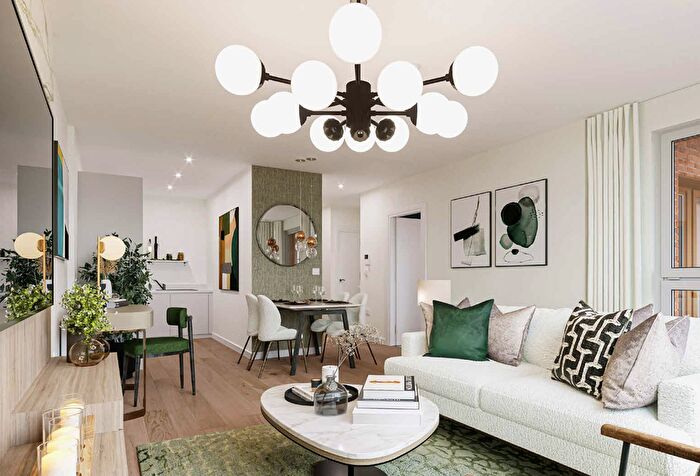 2 Bedroom Flat For Sale In Ilderton Road, London, SE15