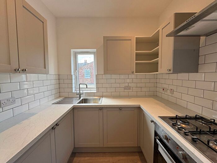 3 Bedroom Flat To Rent In Southfield Road, London, W4