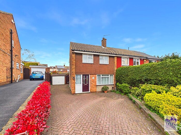 3 Bedroom Semi Detached House For Sale In Hever Croft, Strood, ME2