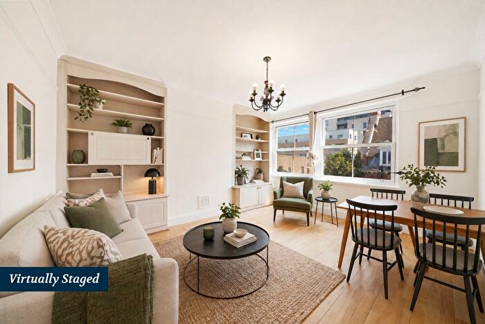 1 Bedroom Flat For Sale In Roman Road, Bow, E3