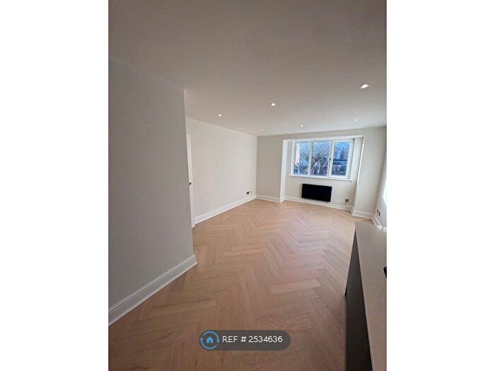 2 Bedroom Flat To Rent In Cassandra Court, London, NW2