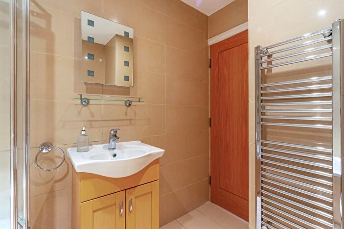 1 Bedroom Flat For Sale In Malvern Road, London, NW6