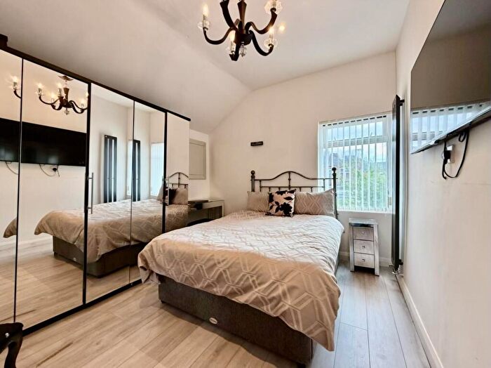 3 Bedroom Terraced House For Sale In Howard Street, Loughborough, LE11