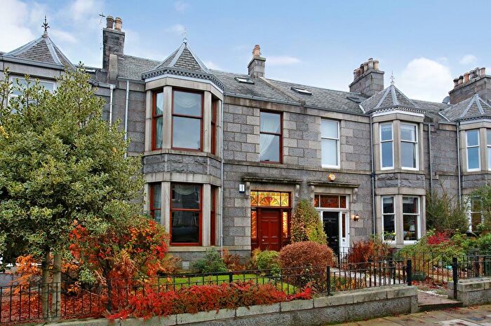 6 Bedroom Terraced House To Rent In Gray Street, Aberdeen, AB10