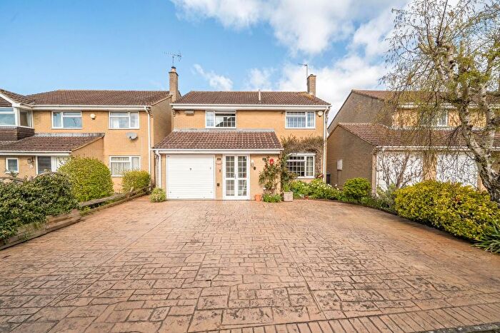 4 Bedroom Detached House For Sale In Chudleigh, Freshbrook, Swindon, SN5