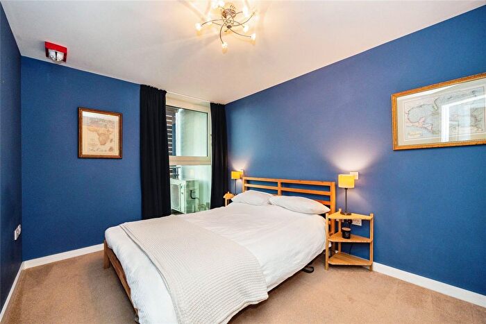 1 Bedroom Flat For Sale In Gunwharf Quays, Portsmouth, Hampshire, PO1