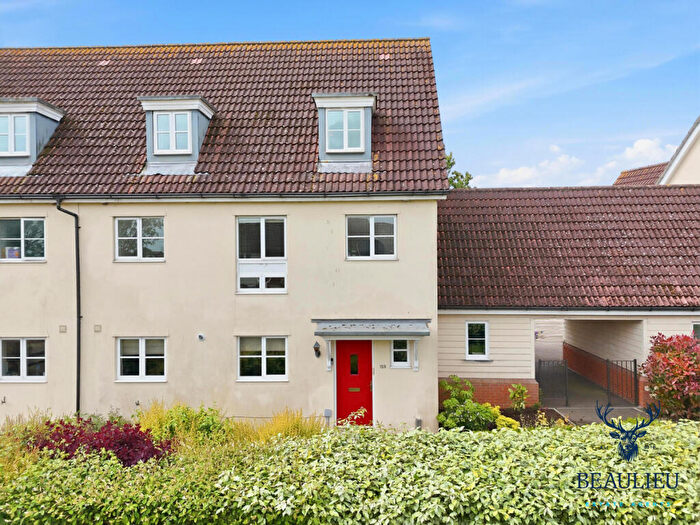 4 Bedroom Semi-Detached House For Sale In Beeleigh Link, Chelmsford, CM2