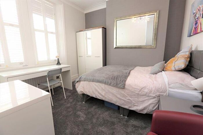 1 Bedroom Flat To Rent In Whitehall Road, Gateshead, NE8