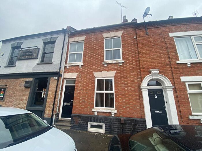 3 Bedroom Terraced House To Rent In Alexandra Road, Abington, NN1