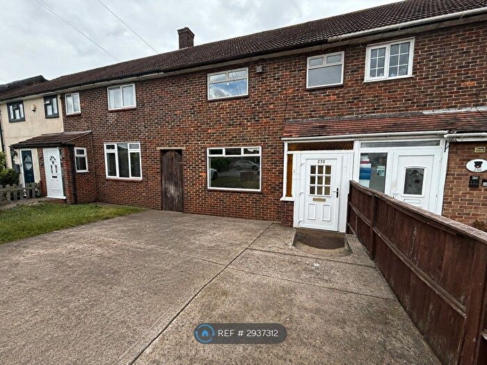 3 Bedroom Terraced House To Rent In Straight Road, Romford, RM3