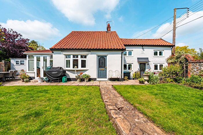 2 Bedroom Detached House For Sale In Crossing Road, Palgrave, IP22