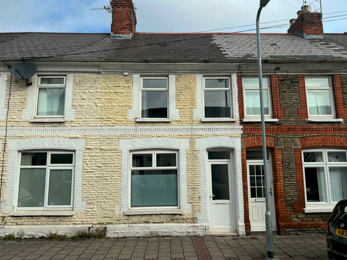 3 Bedroom House To Rent In Treharris Street, Cardiff, CF24