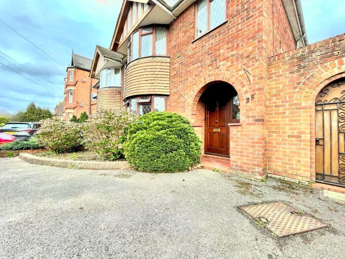 3 Bedroom Semi-Detached House To Rent In Western Elms Avenue, Reading, Berkshire, RG30