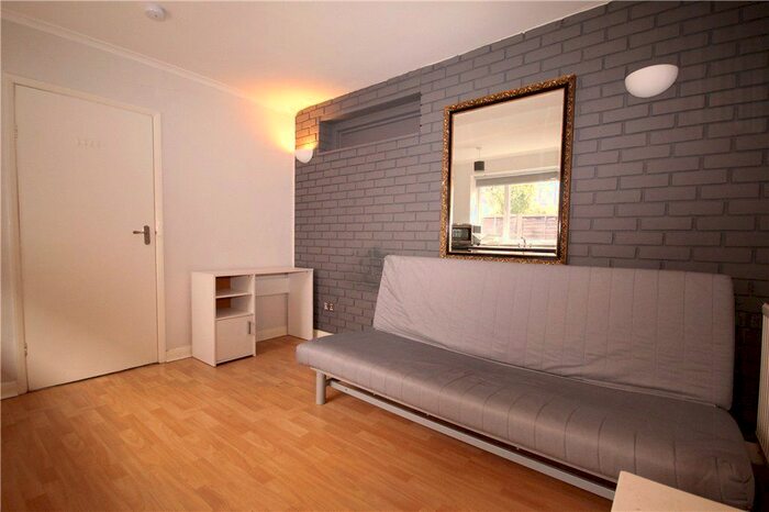 1 Bedroom Studio To Rent In Dapdune Road, Guildford, Surrey, GU1