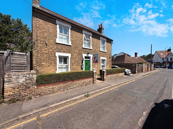 3 Bedroom Cottage For Sale In Fordoun Road, Broadstairs, CT10