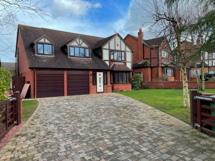 5 Bedroom Detached House To Rent In Hall Farm Crescent, Leicester, LE9