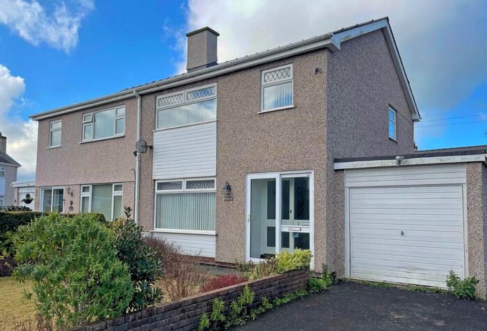 3 Bedroom Semi-Detached House For Sale In Glanrafon Estate, Bontnewydd, Caernarfon, Gwynedd, LL55