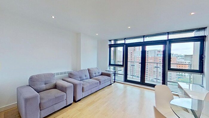 2 Bedroom Flat To Rent In Gotts Road, Leeds, LS12