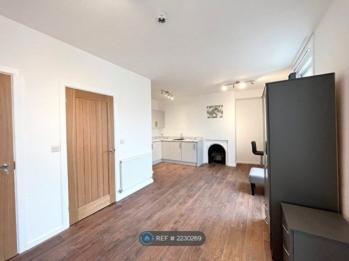 Studio To Rent In London Road, Leicester, LE2