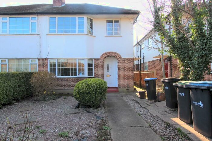 2 Bedroom Ground Maisonette To Rent In Firs Lane, London, N21