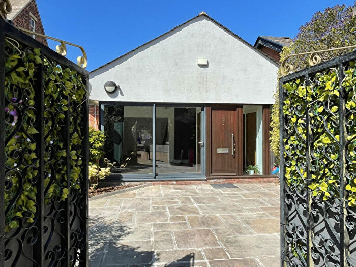 2 Bedroom Bungalow To Rent In Clifton Drive, Lytham, FY8