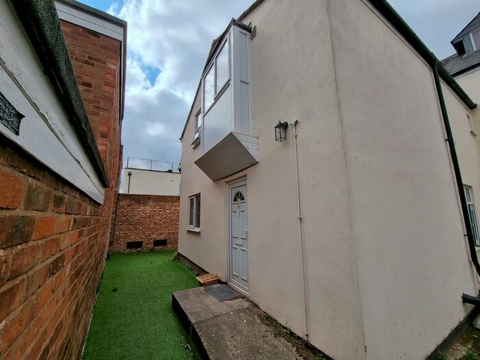 5 Bedroom Semi-Detached House To Rent In A Oxford Street, Leamington Spa, CV32
