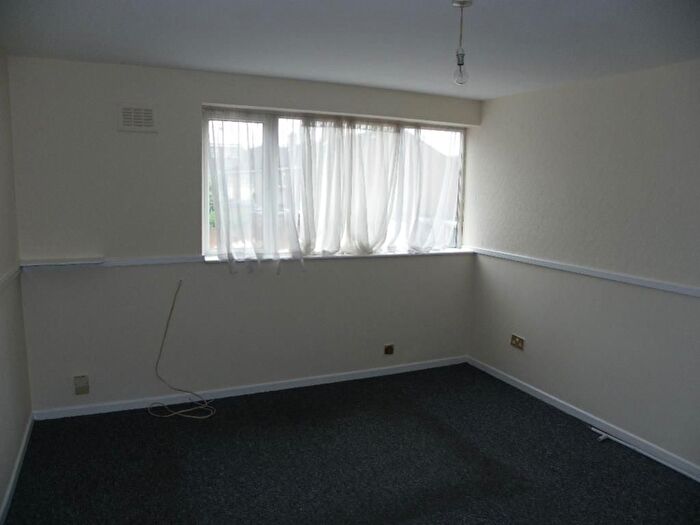 2 Bedroom Flat To Rent In Compton Road, Coventry, CV6