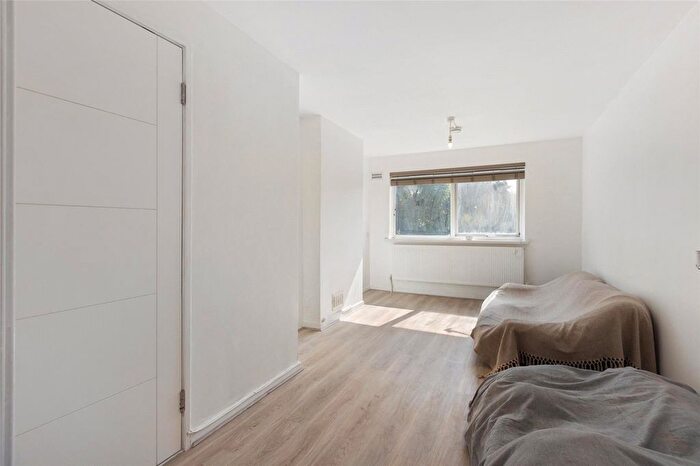 1 Bedroom Maisonette To Rent In Hancock Road, London, SE19