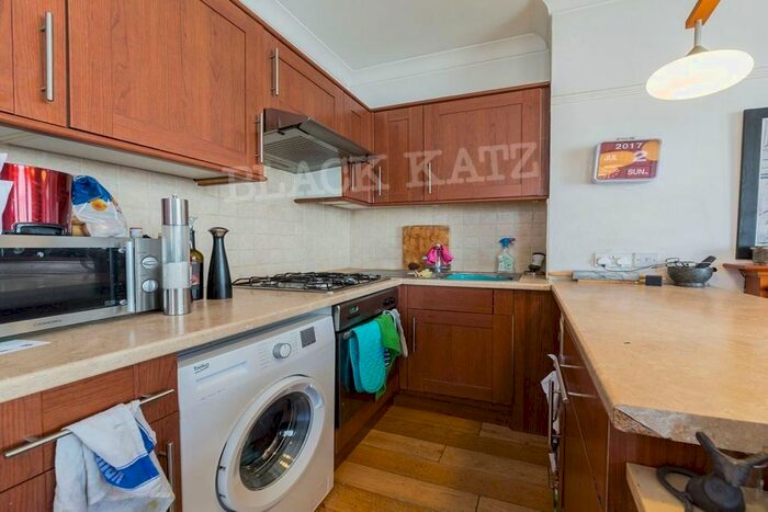 1 Bedroom Flat To Rent In Broadway Parade, London, N8