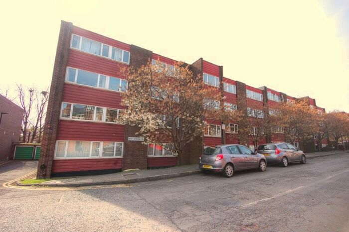 2 Bedroom Flat To Rent In Lonsdale Court, Jesmond, Newcastle Upon Tyne, NE2