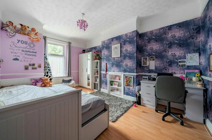 4 Bedroom Terraced House To Rent In Westborough Road, Westcliff-On-Sea, SS0