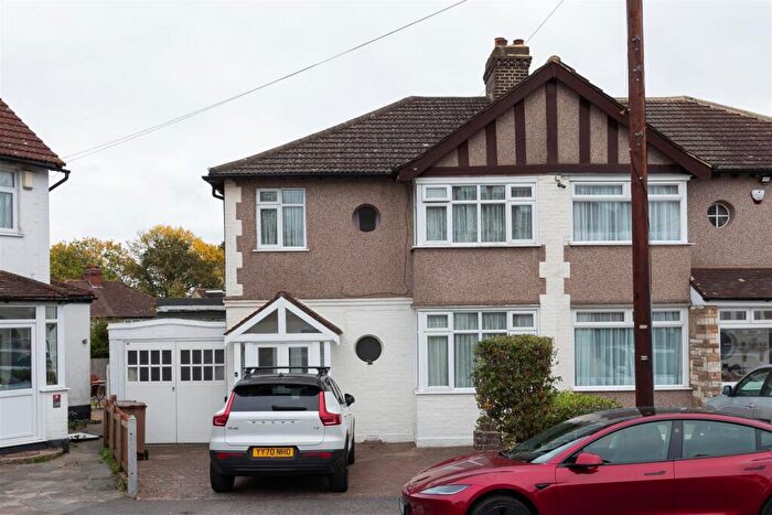 3 Bedroom Semi-Detached House For Sale In Dale View Gardens, Chingford, E4