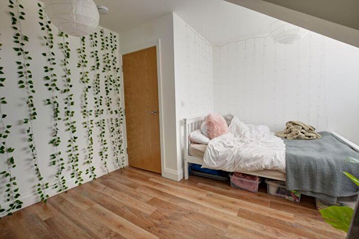 2 Bedroom Flat To Rent In Osborne Terrace, Newcastle Upon Tyne, NE2