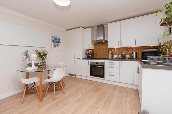 1 Bedroom Flat For Sale In Goodeve Park, Hazelwood Road, Sneyd Park, BS9