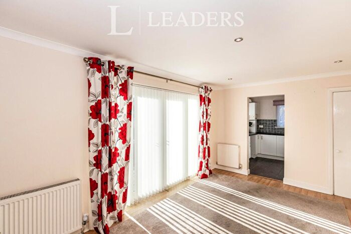3 Bedroom Flat To Rent In Southwood Road, Hayling Island, PO11