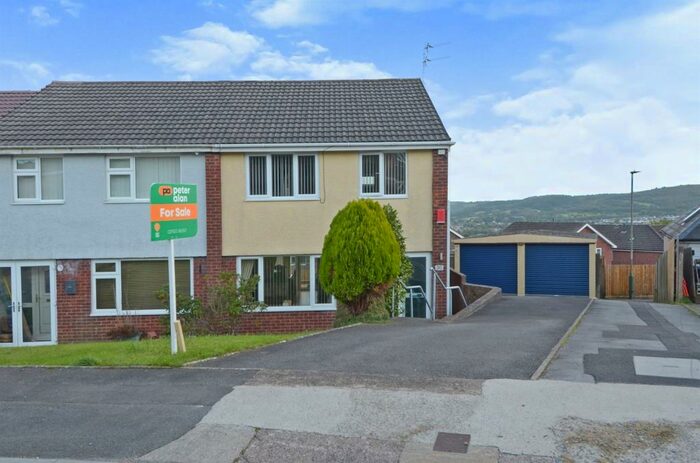 3 Bedroom Semi-Detached House For Sale In Denbigh Court, Caerphilly, CF83