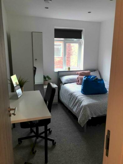 6 Bedroom Terraced House To Rent In Mabfield Road, Fallowfield, M14