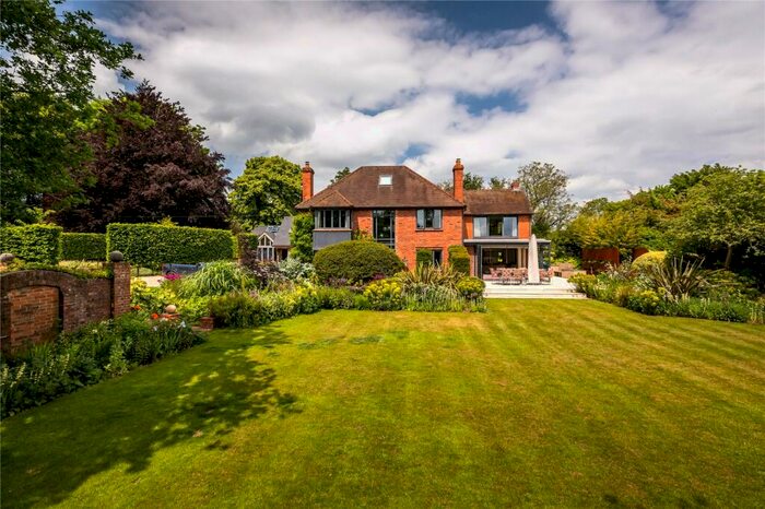 6 Bedroom Detached House For Sale In Peppard Common, Henley-on-Thames, Oxfordshire, RG9