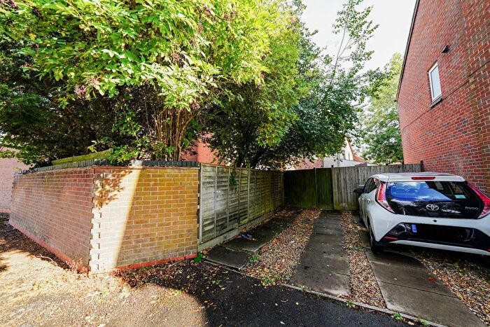 2 Bedroom End Of Terrace House For Sale In Glebelands Road, Leicester, Leicestershire, LE4