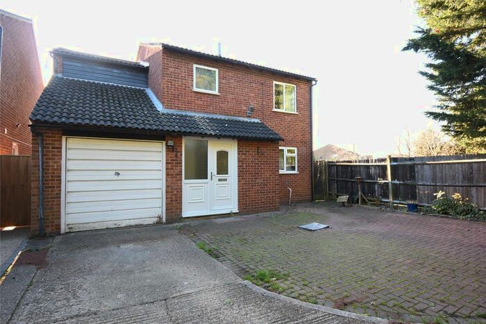 4 Bedroom Detached House To Rent In Eskdale Gardens, Maidenhead, Berkshire SL6