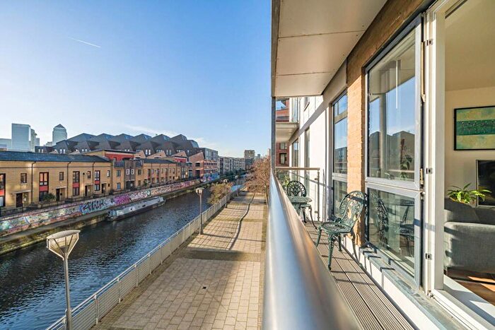 2 Bedroom Flat To Rent In Caspian Wharf, Bow, London, E3