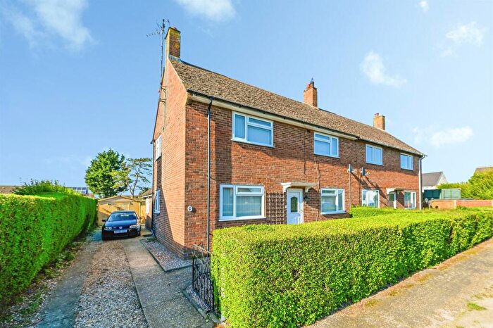 3 Bedroom Semi Detached House For Sale In Walter Howes Crescent, Middleton, King's Lynn, PE32