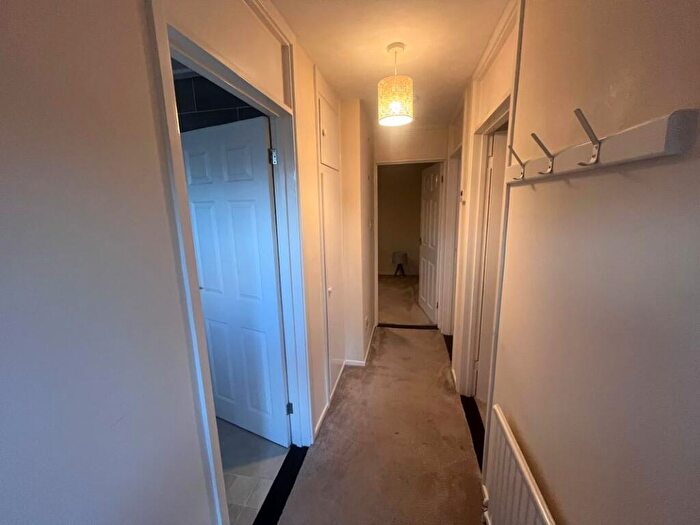 2 Bedroom Semi-Detached Bungalow For Sale In Derwent Way, Newark, Nottinghamshire, NG24