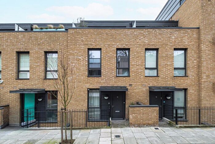 4 Bedroom Terraced House For Sale In Compton Avenue, Canonbury, N1